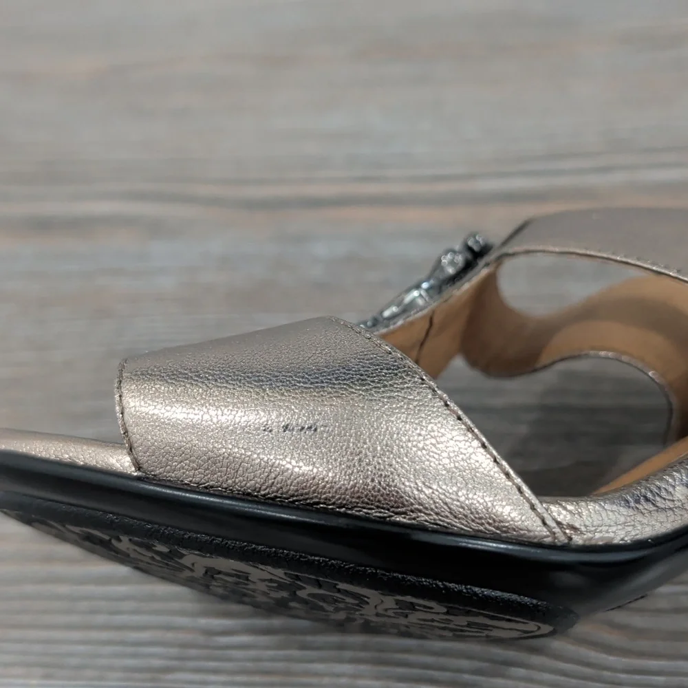 SOFFT Metallic Gold Leather Slip On Open Toe Heel Shoes Crystal Vamp 6W 6 Wide - Picture 15 of 15